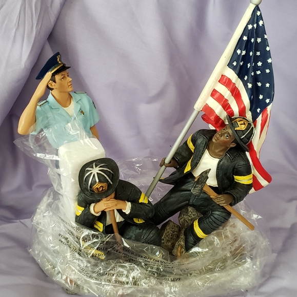 💥PRICE DROP💥 🇺🇲 A HERO'S SALUTE 🇺🇲 - Picture 1 of 1